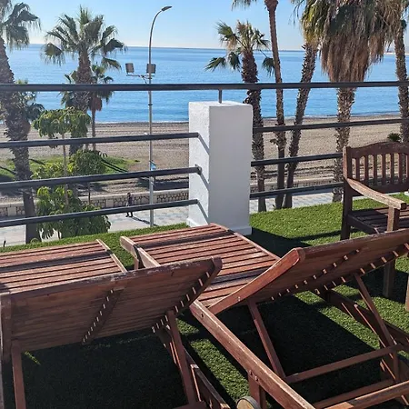 Loft Con Gran Terraza En Primera Linea De Playa Malaga Exterior photo